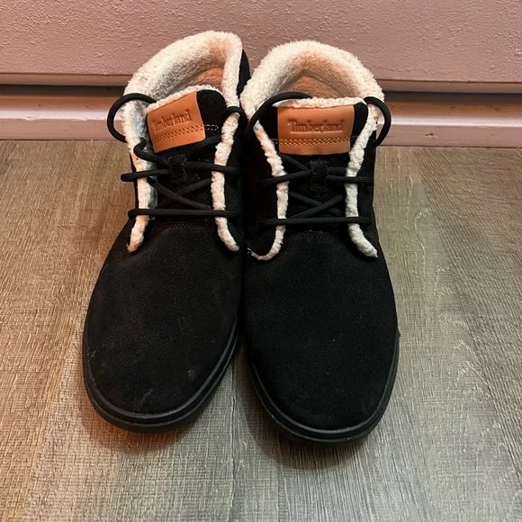 Timberland - Black Suede Ankle Boots with Cream Lining - Picture 2 of 6